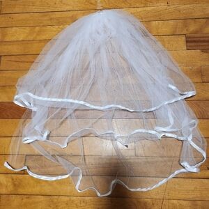 Elegant White Bridal Veil